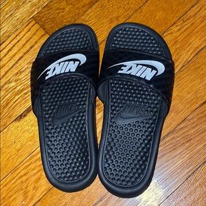 Nike flip flop